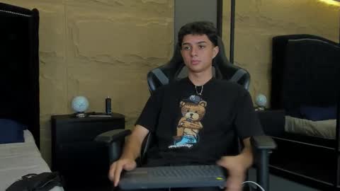 ethanlowell online show from October 22, 4:48 am