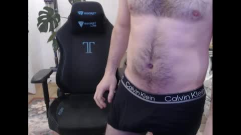 etudiantxx online show from April 29, 9:19 pm