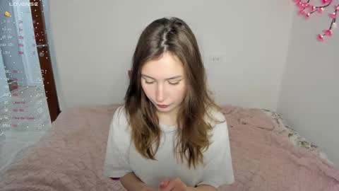 Veronica Tiia Lilith left to right online show from March 14, 2:48 am