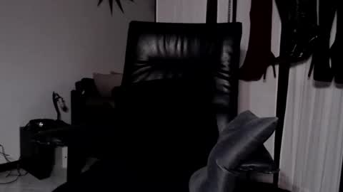 Snapshot of eva65 chatting on March 4, 3:48 pm EVA65 online show from March 4, 3:48 pm