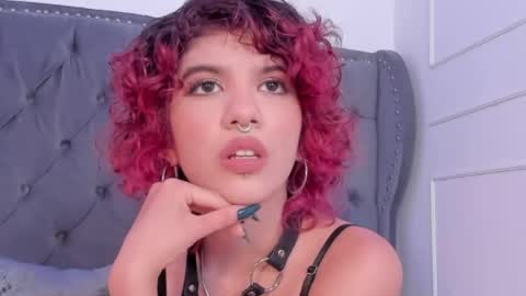 Eva  online show from April 28, 4:50 am