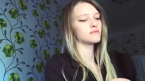 Evvie online show from June 12, 6:34 am