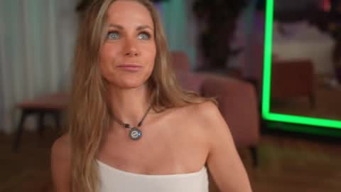 Eva online show from April 30, 7:41 pm