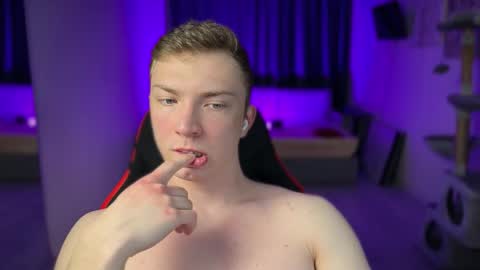 Eva and Iron online show from February 3, 7:07 pm