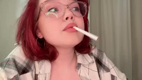 eva_kittenn online show from May 1, 3:28 pm