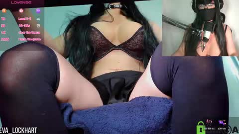 Snapshot of eva_lockhart chatting on October 18, 7:07 pm Eva online show from October 18, 7:07 pm