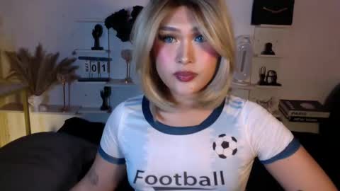 Queen Eva Mazikeen online show from May 1, 11:54 pm