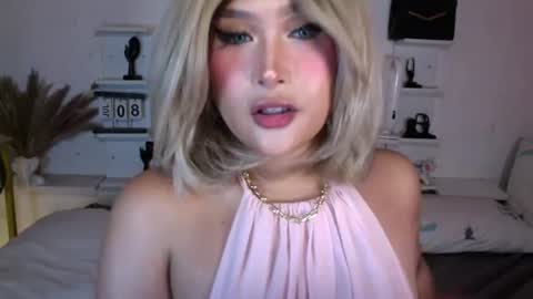 Queen Eva Mazikeen online show from July 8, 9:40 pm