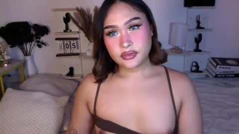 Queen Eva Mazikeen online show from December 5, 5:55 pm