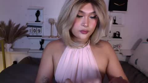 Queen Eva Mazikeen online show from July 9, 10:25 pm