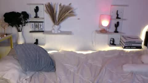 Queen Eva Mazikeen online show from November 7, 9:50 pm