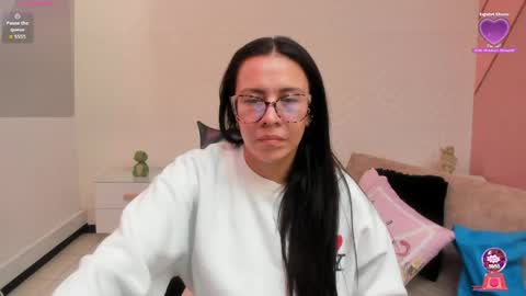 Eva  online show from April 26, 2:58 pm