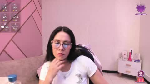 Eva  online show from May 4, 3:18 pm