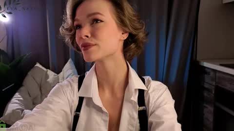 Snapshot of eva_natsumi chatting on September 24, 6:03 pm Eva online show from September 24, 6:03 pm