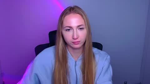 Snapshot of eva_oliviaa chatting on October 2, 1:32 pm Eva online show from October 2, 1:32 pm