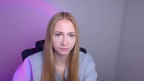 Snapshot of eva_oliviaa chatting on October 8, 5:35 am Eva online show from October 8, 5:35 am