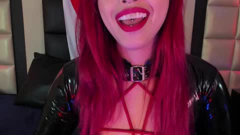 Snapshot of evaafoxxy_ chatting on February 15, 3:06 pm evaafoxxy_ online show from February 15, 3:06 pm