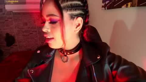 Snapshot of evaafoxxy_ chatting on September 22, 1:37 pm evaafoxxy_ online show from September 22, 1:37 pm