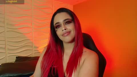 Snapshot of evaafoxxy_ chatting on October 18, 3:33 am evaafoxxy_ online show from October 18, 3:33 am