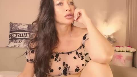 Eva 3 online show from August 1, 7:04 pm