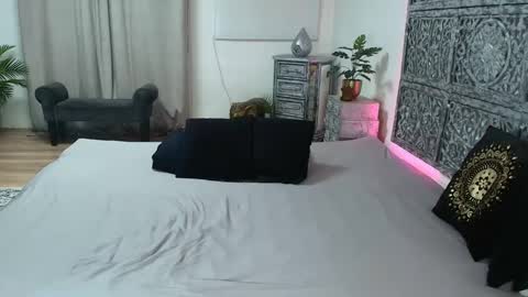 Snapshot of evabarbi chatting on December 15, 12:29 am evabarbi online show from December 15, 12:29 am