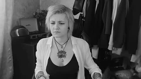 Eva Brownie online show from February 18, 8:27 am