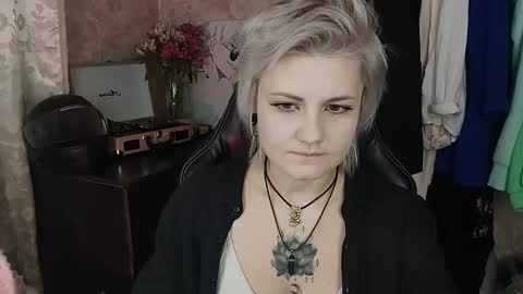 Eva Brownie online show from February 15, 11:50 am