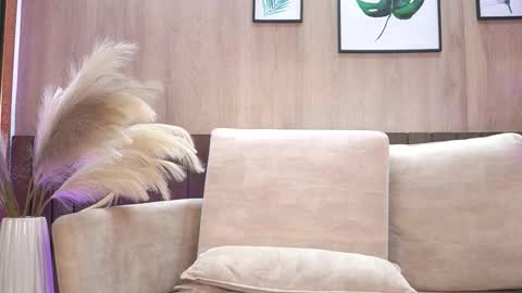 Eva Collin online show from December 13, 7:53 pm