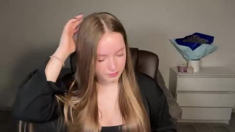 Eva online show from April 24, 9:06 pm