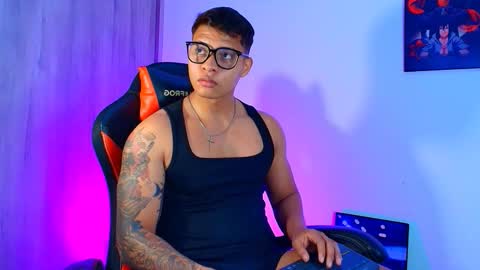 EVAN GREY online show from November 8, 4:15 am