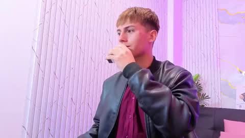 evan_tay online show from May 5, 3:02 am
