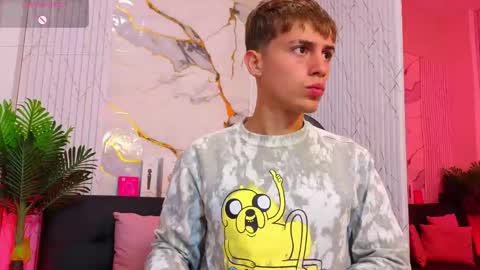 evan_tay online show from May 2, 3:34 am