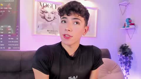 Snapshot of evan_voss chatting on October 24, 6:36 am Evan voss help me get 200 likesindependent model online show from October 24, 6:36 am