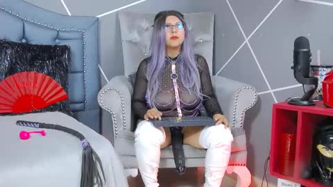 Snapshot of evangeline_17 chatting on February 18, 2:16 am Miss Evangeline    online show from February 18, 2:16 am