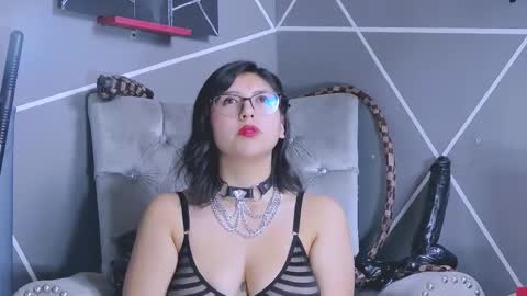 Miss Evangeline    online show from December 2, 4:42 am