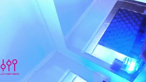 evanllelyne online show from April 25, 1:41 pm