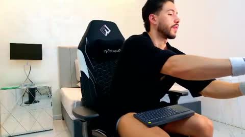 E V A N S online show from July 3, 1:21 am