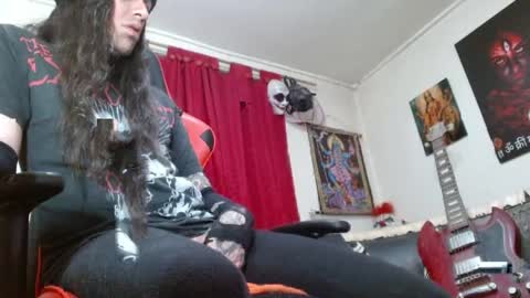 evans_xy online show from May 2, 11:32 pm