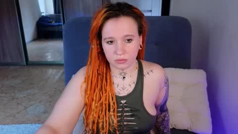 Snapshot of evaredmooon chatting on October 7, 6:09 am Moon online show from October 7, 6:09 am