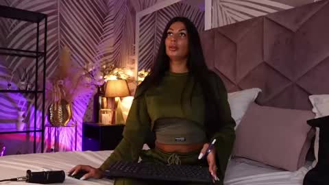 EvaRhea online show from May 4, 2:51 am