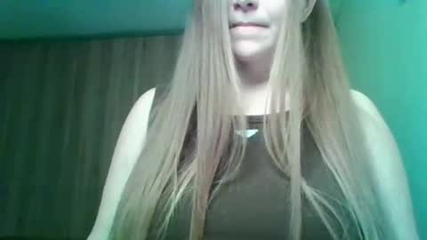 evasapples2026 online show from March 10, 10:45 pm