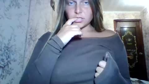 evasapples2026 online show from July 17, 8:44 pm