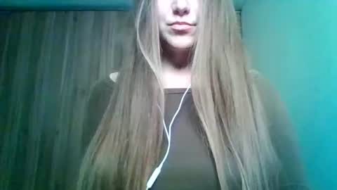 evasapples2026 online show from June 19, 8:48 pm
