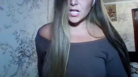 evasapples2026 online show from July 9, 9:08 pm