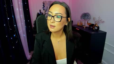 evasarazardje online show from December 4, 7:24 pm