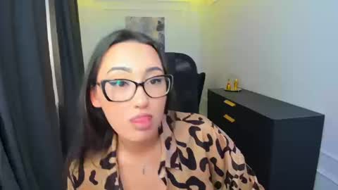 evasarazardje online show from March 13, 11:35 am