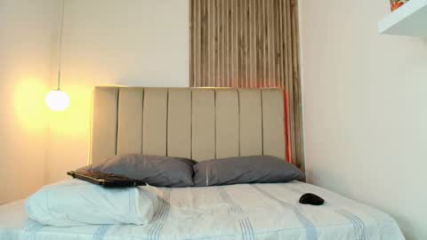 evasinclaiir online show from February 6, 6:10 pm