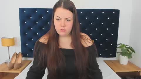 Snapshot of evawetdream chatting on February 24, 6:16 am Eva online show from February 24, 6:16 am