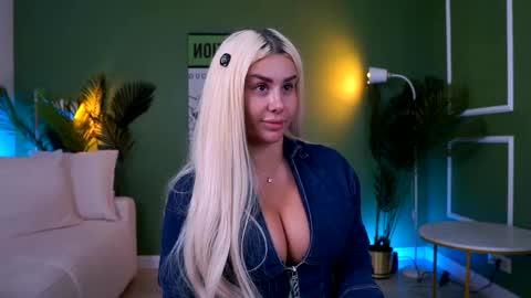 Eva online show from May 4, 12:22 pm