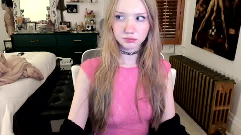Snapshot of eve003300 chatting on October 9, 11:10 pm Goddess Eve online show from October 9, 11:10 pm